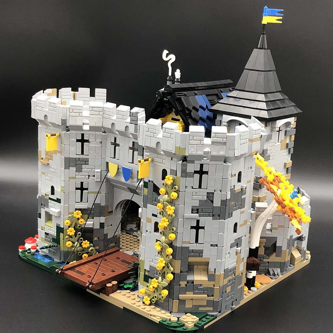 MOC - 113094 Black Falcon's Fortress Anno 2022 Klemmbausteine - LesDiy - Klemmbausteine