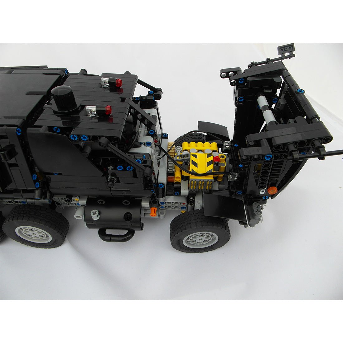 MOC - 54624 'The Beast' MRAP Truck Klemmbausteine - LesDiy - Klemmbausteine